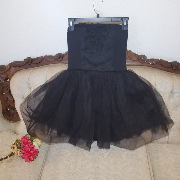 BeBe Tulle Strapless Dress - Picture 6 of 10